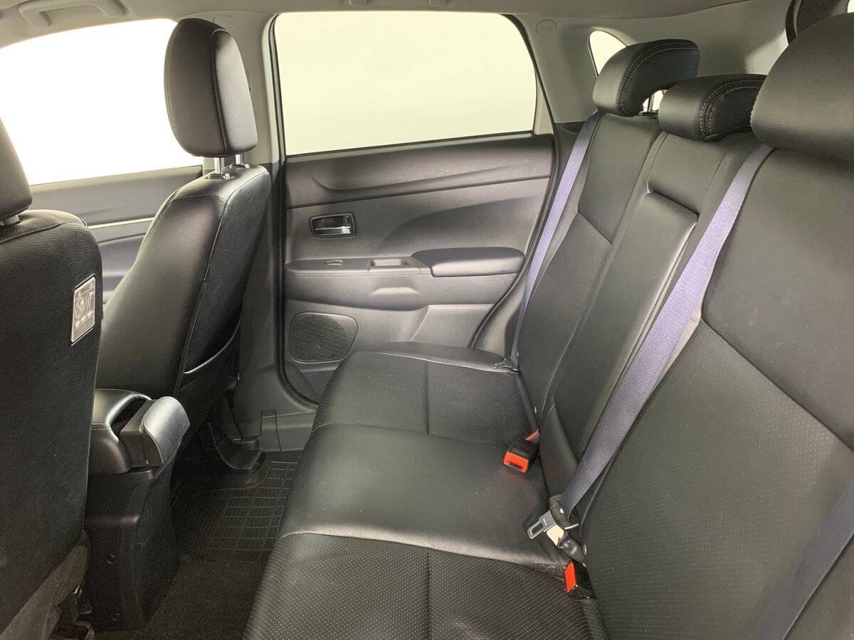 Б/У Митсубиши АС-Икс 2012 года. Фото: #17