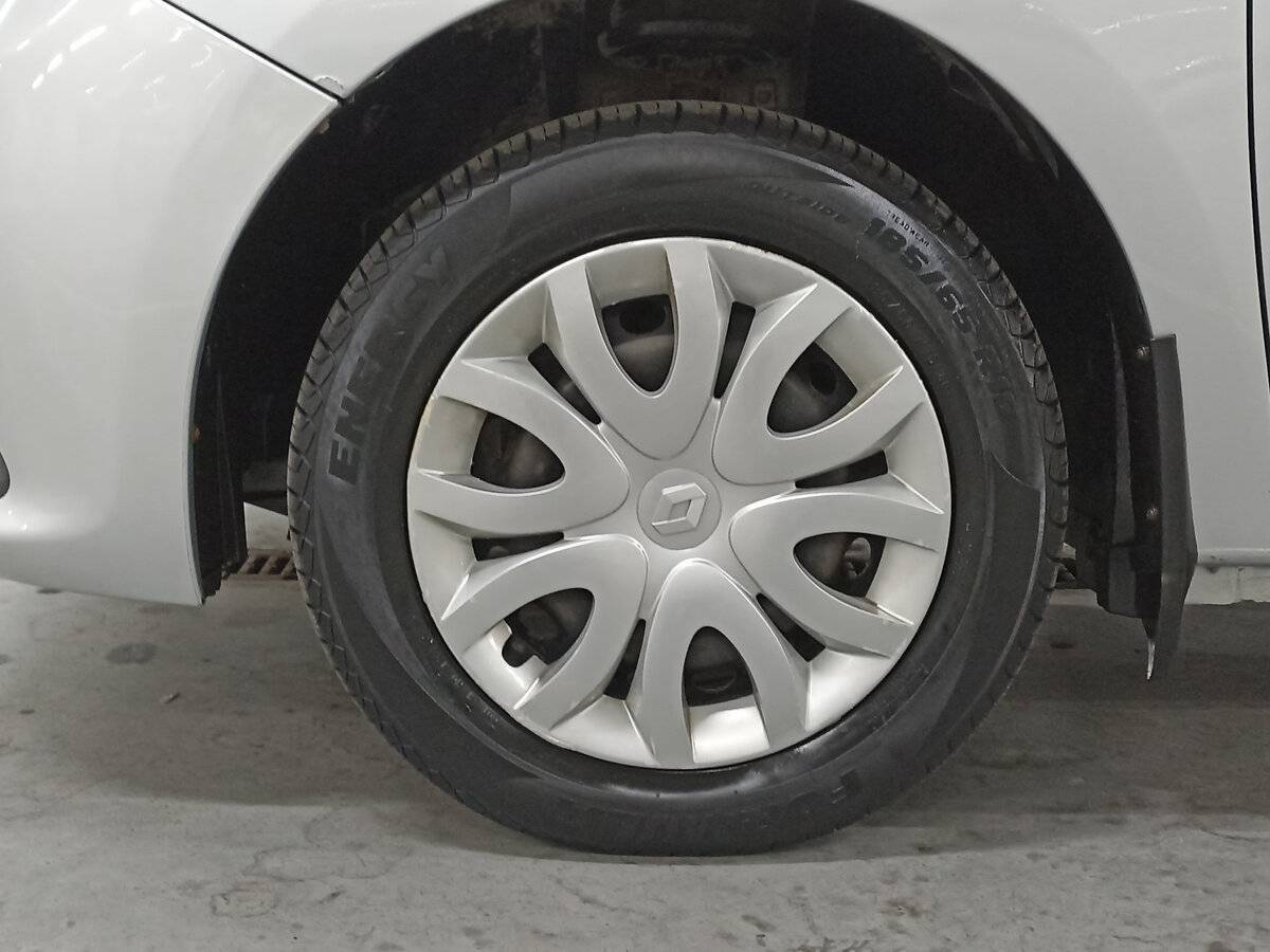 Б/У Рено Сандеро 2017 года. Фото: #17