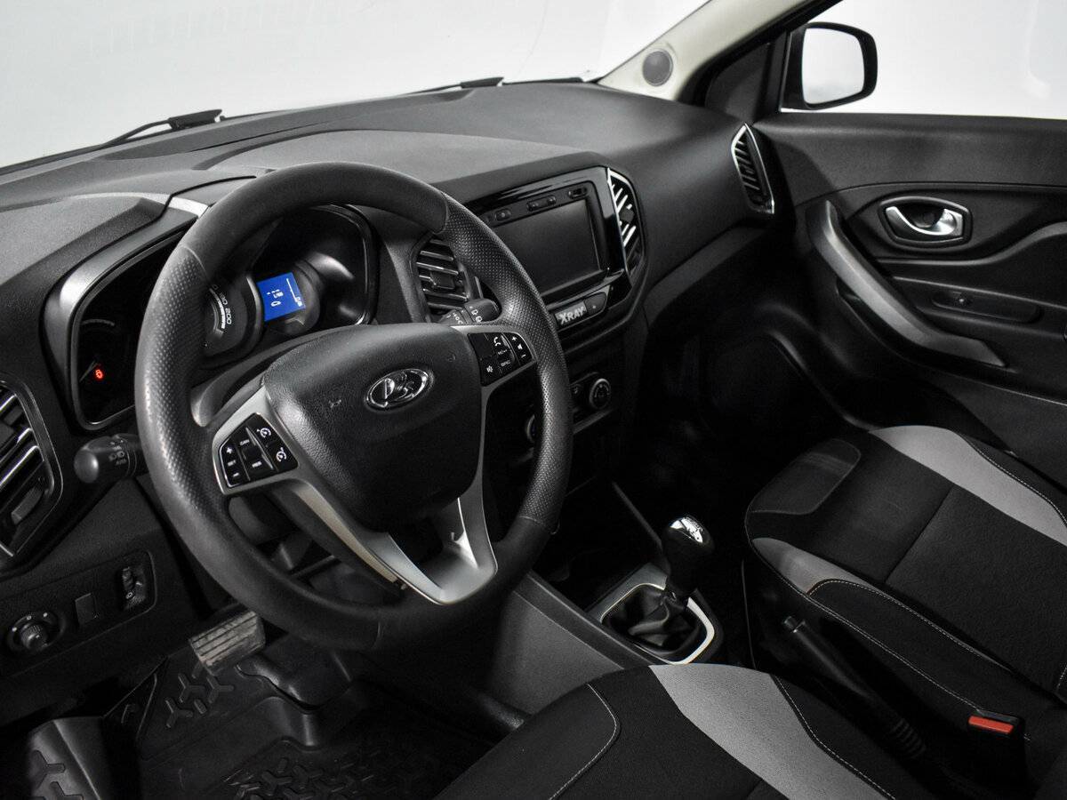 Б/У Лада (ВАЗ) ИКСРЭЙ 2016 года. Фото: #8