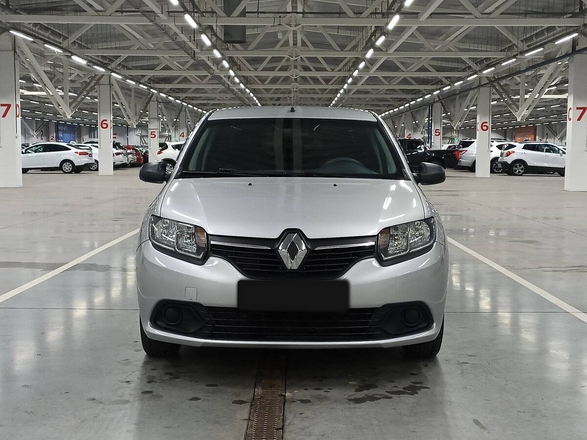 Б/У Рено Логан 2017 года. Фото: #1