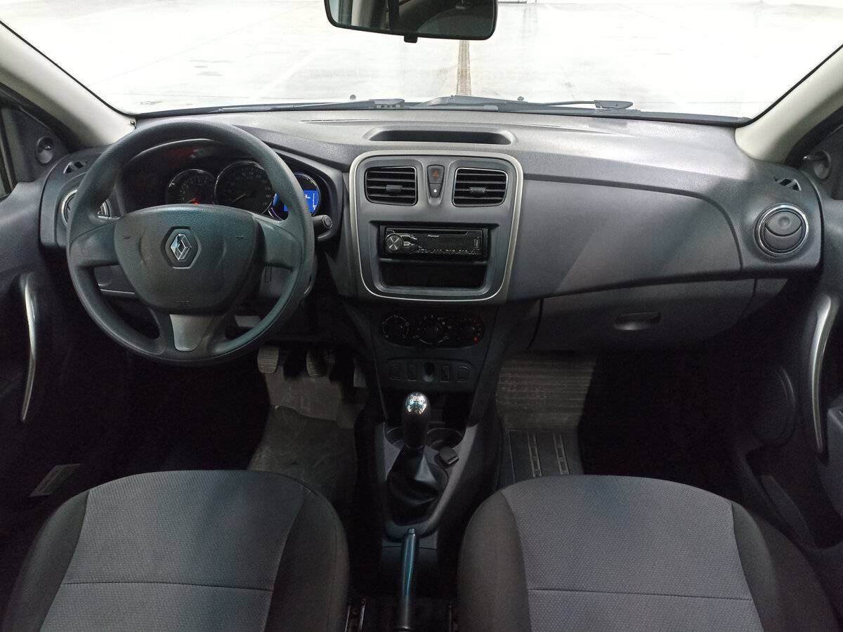 Б/У Рено Логан 2017 года. Фото: #13