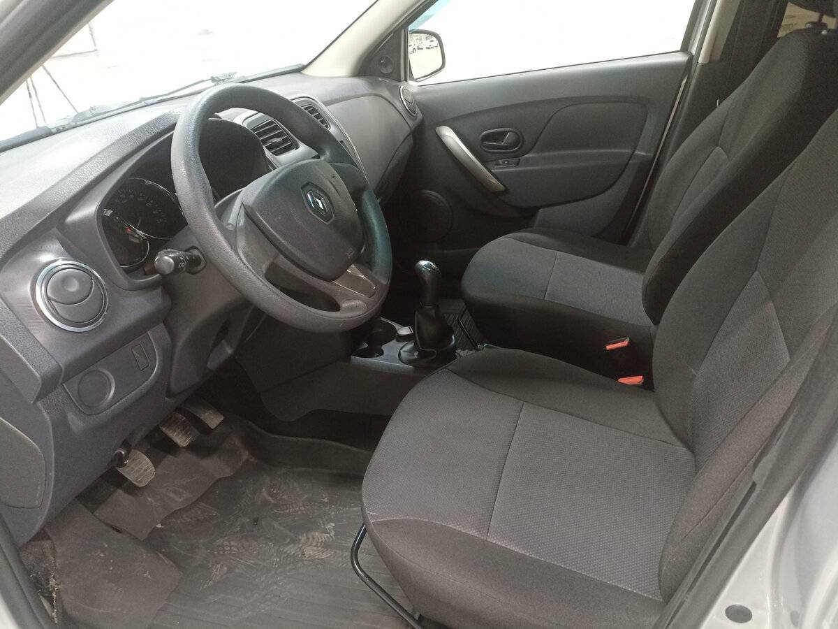 Б/У Рено Логан 2017 года. Фото: #15