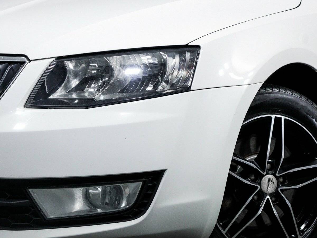 Б/У Шкода Октавия 2014 года. Фото: #15