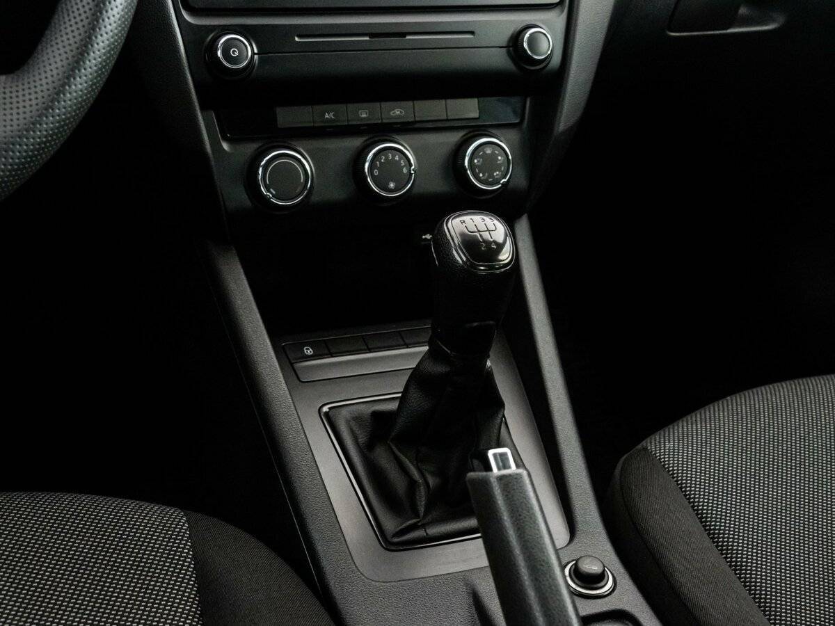 Б/У Шкода Октавия 2013 года. Фото: #12