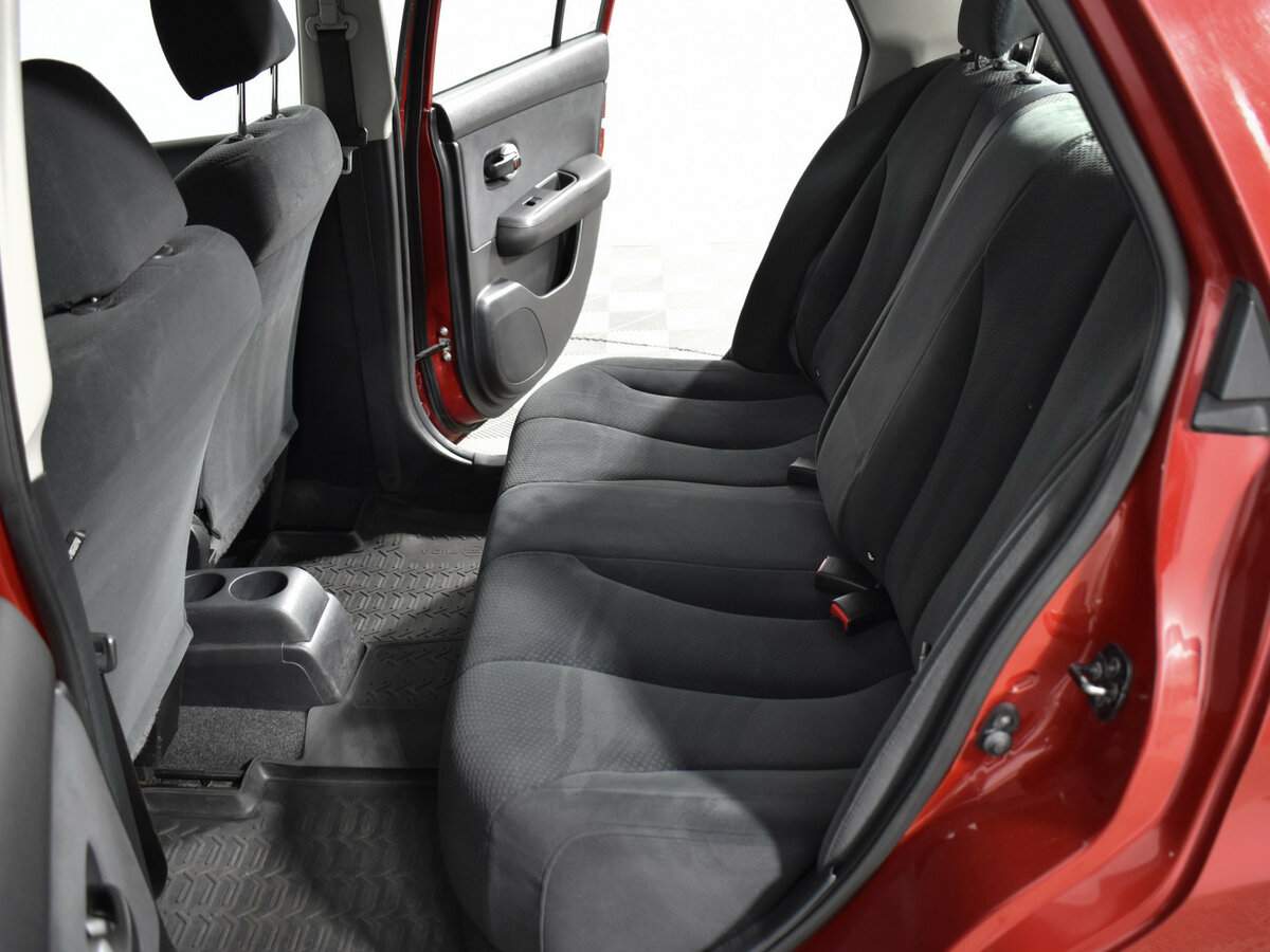 Б/У Ниссан Тиида 2012 года. Фото: #9