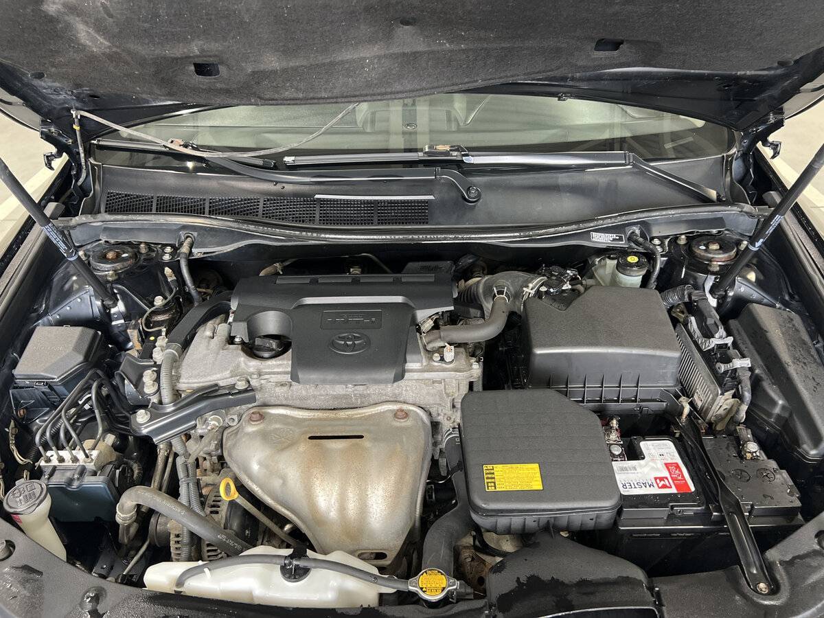 Б/У Тойота Камри 2015 года. Фото: #8