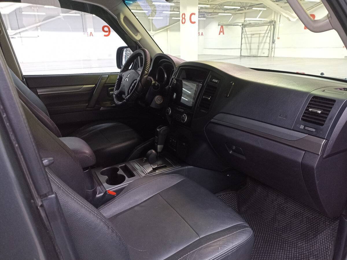 Б/У Митсубиши Паджеро 2012 года. Фото: #10