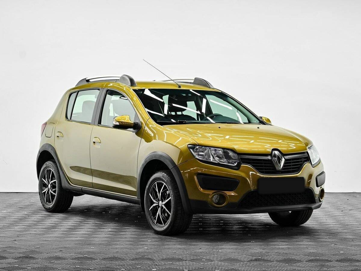 Б/У Рено Сандеро 2016 года. Фото: #1