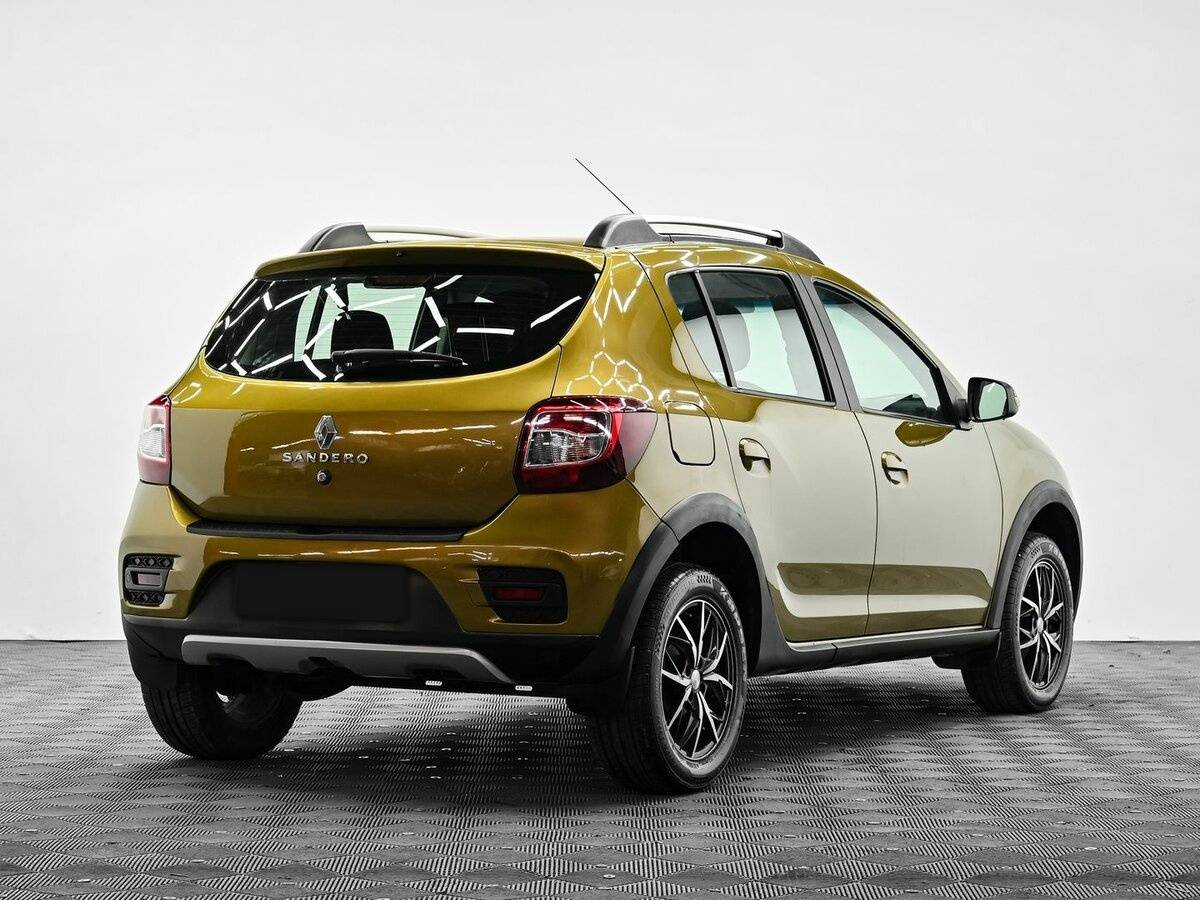 Б/У Рено Сандеро 2016 года. Фото: #3