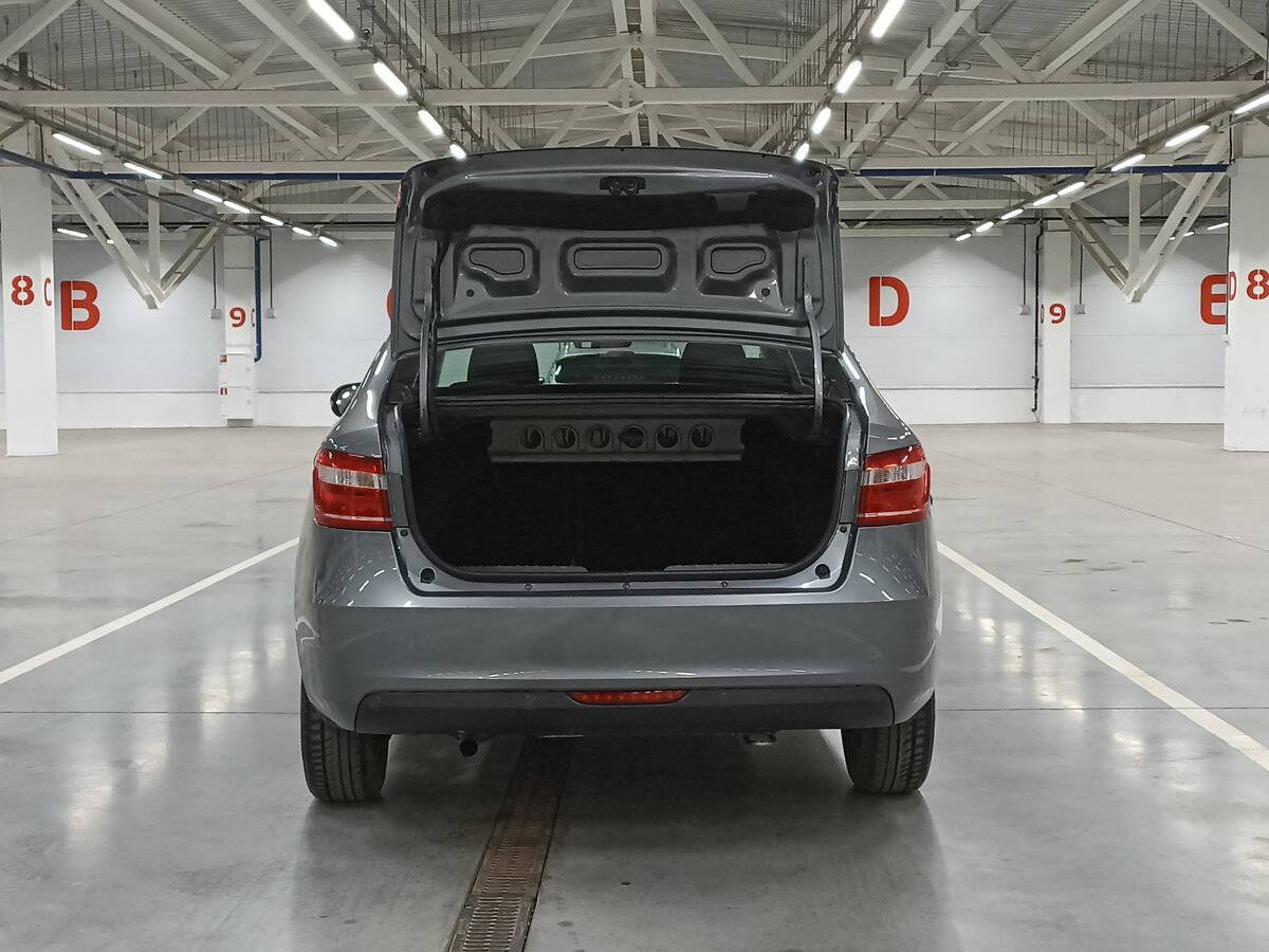 Б/У Лада (ВАЗ) Веста 2016 года. Фото: #9