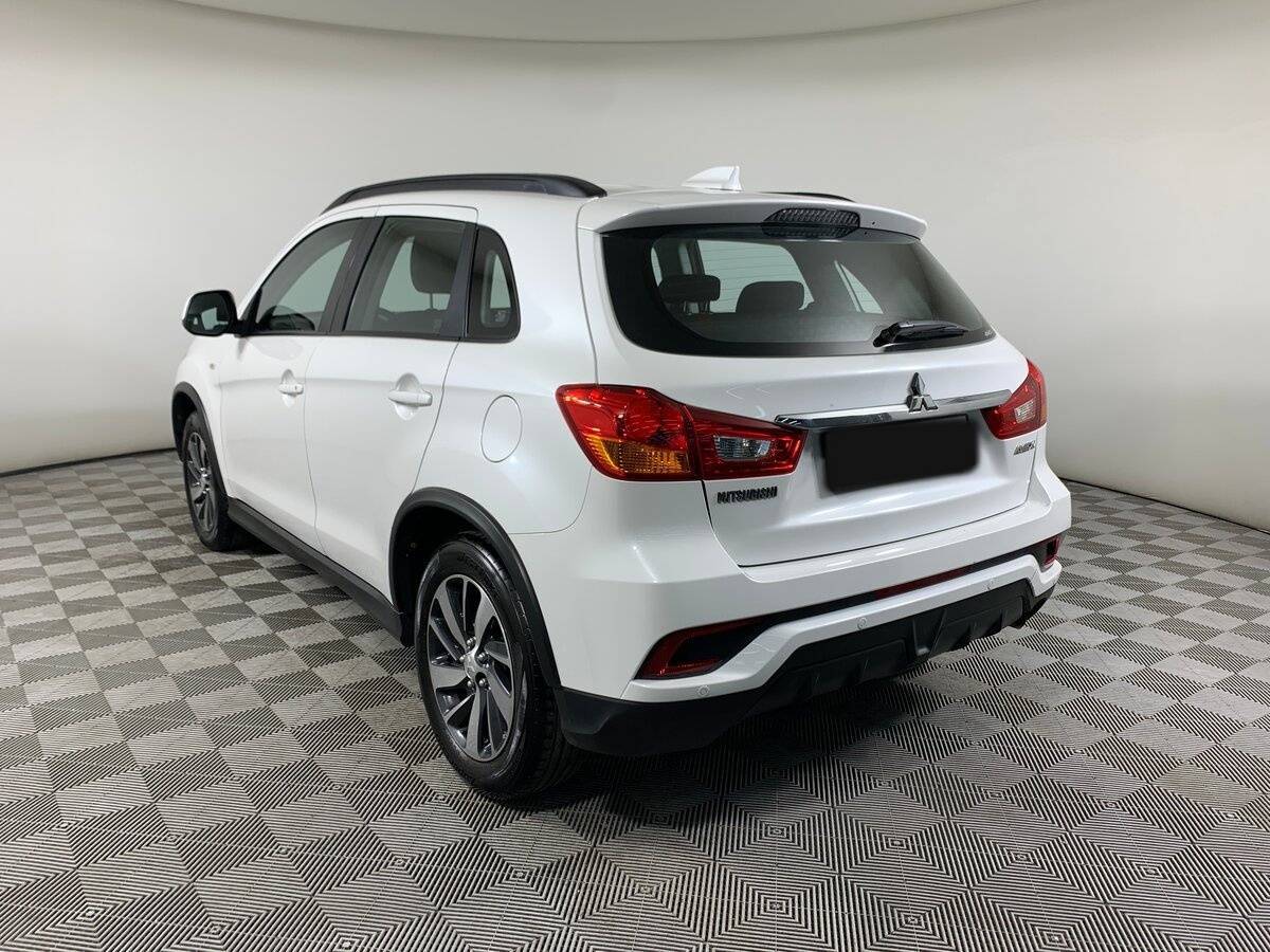 Б/У Митсубиши АС-Икс 2018 года. Фото: #6