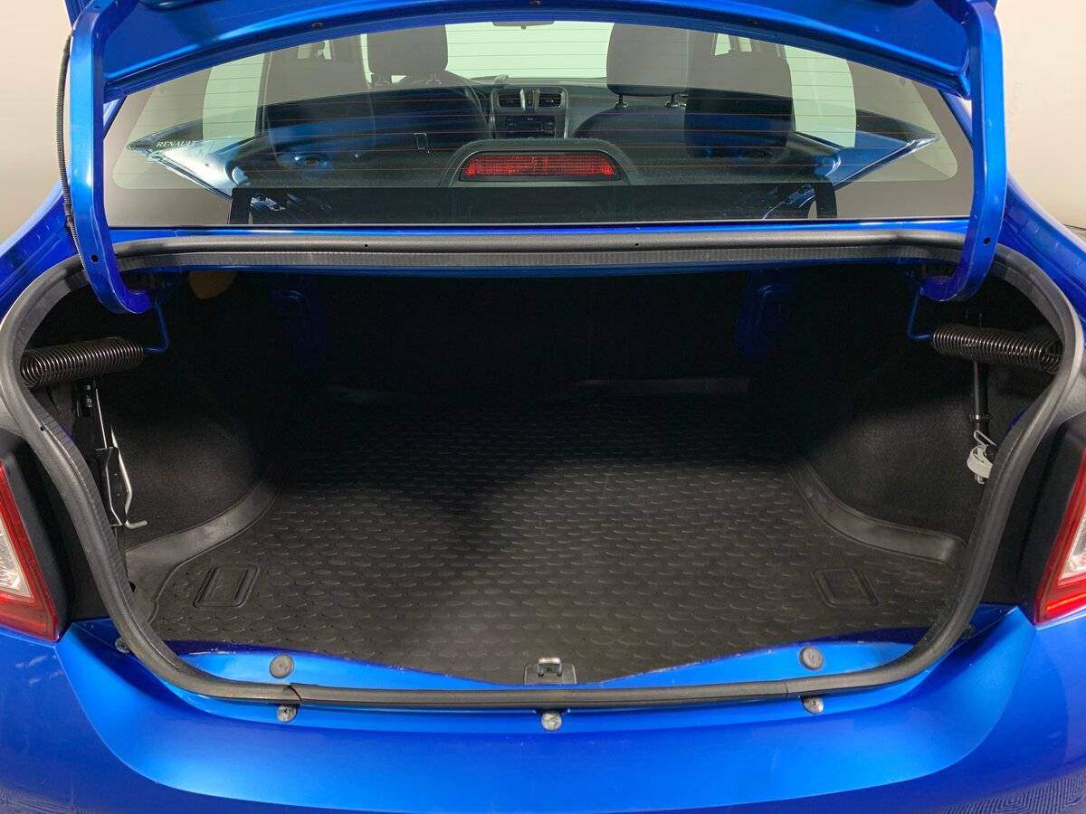 Б/У Рено Логан 2019 года. Фото: #18