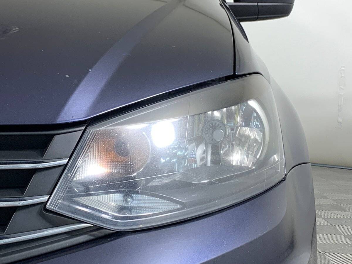 Б/У Фольксваген Поло 2017 года. Фото: #8