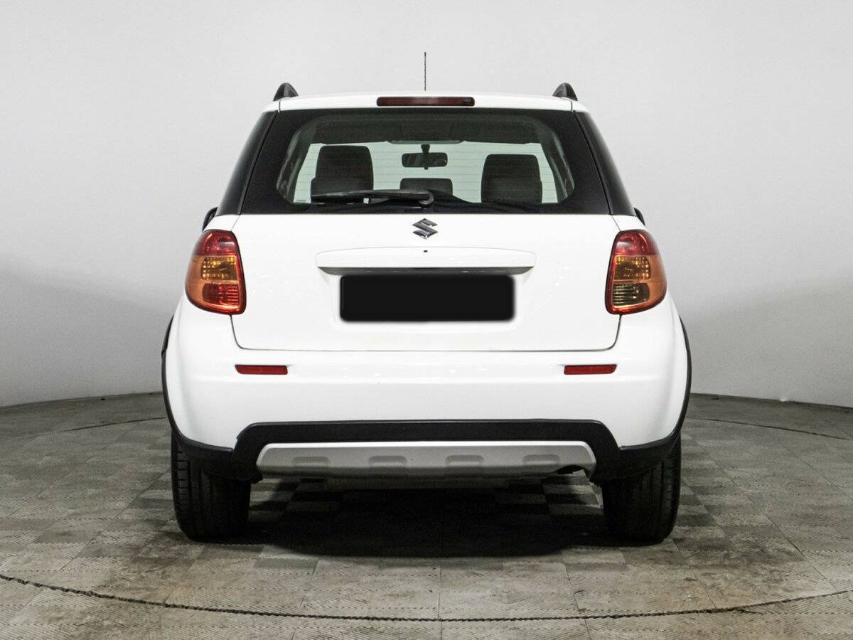 Б/У Сузуки С-Икс4 2013 года. Фото: #3