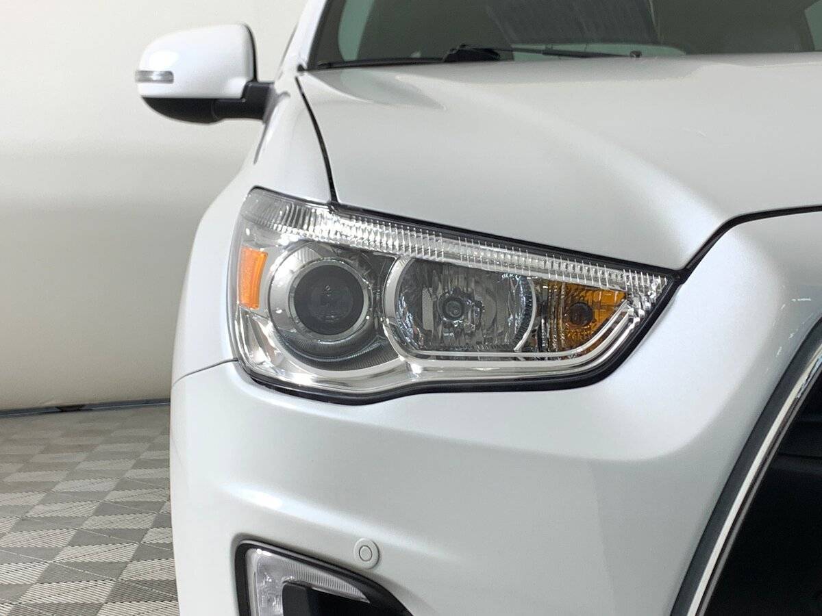 Б/У Митсубиши АС-Икс 2014 года. Фото: #9