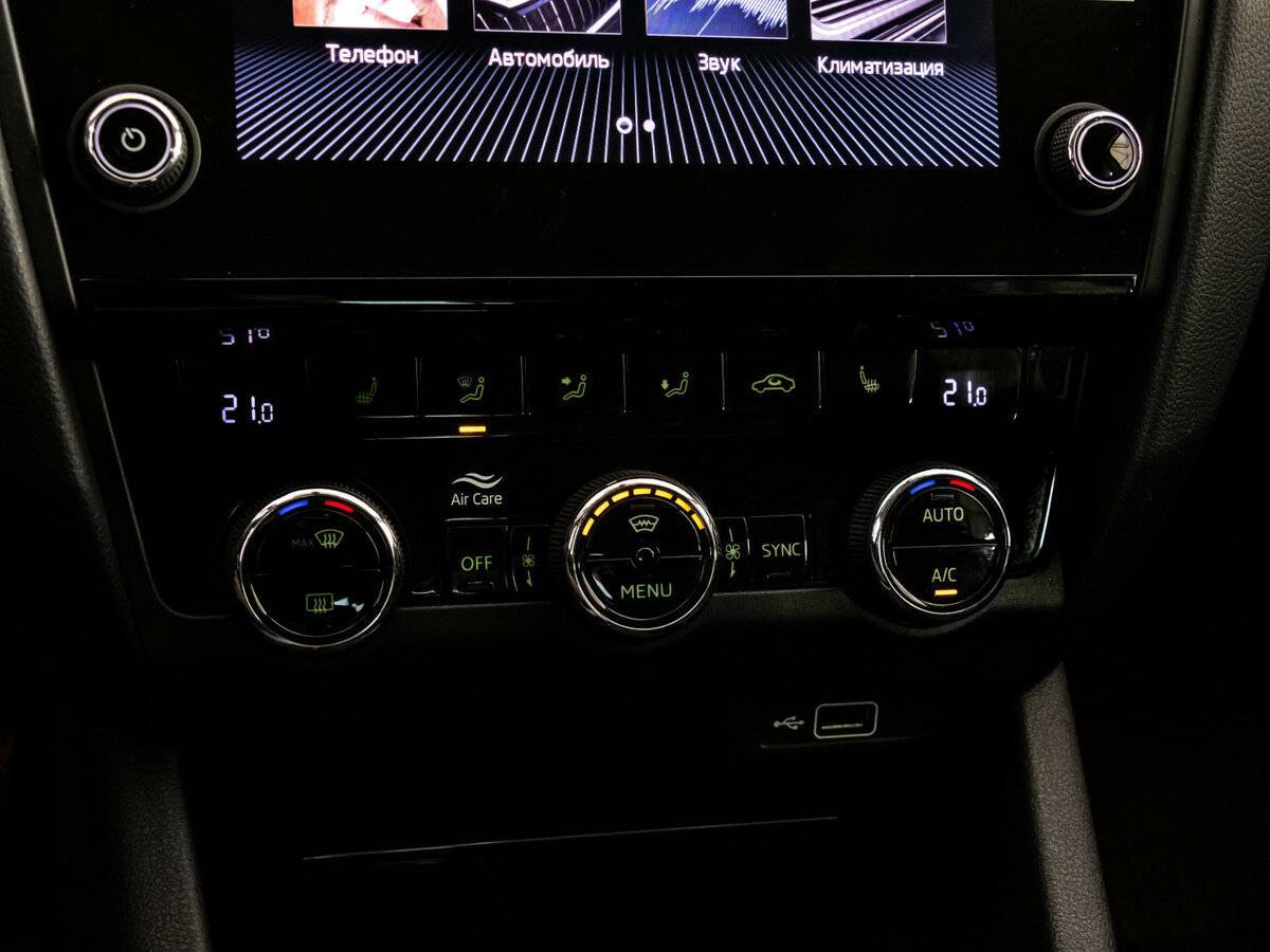 Б/У Шкода Октавия 2020 года. Фото: #11