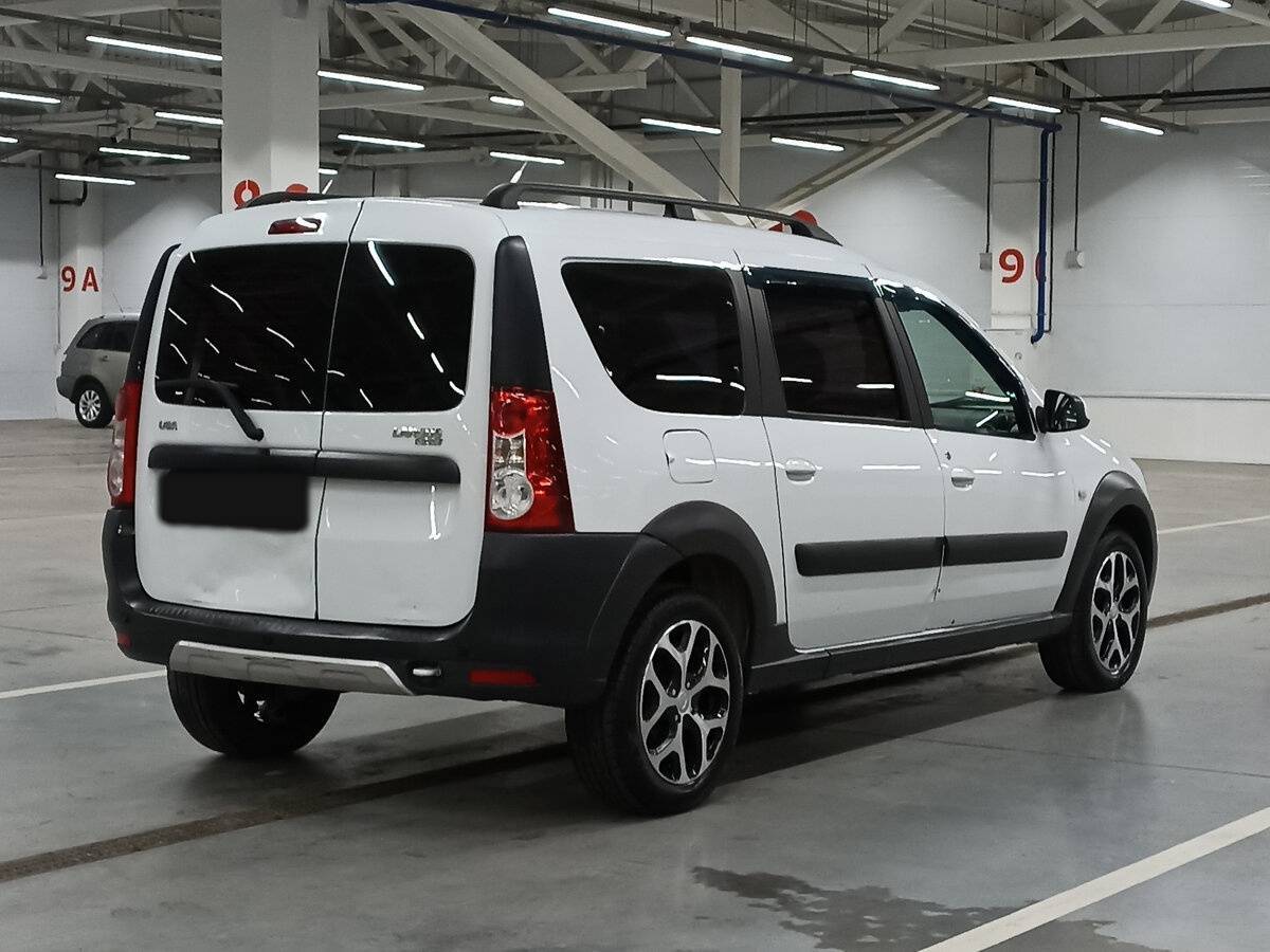 Б/У Лада (ВАЗ) Ларгус 2017 года. Фото: #4