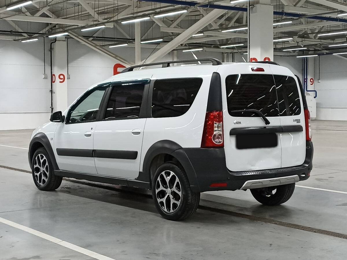 Б/У Лада (ВАЗ) Ларгус 2017 года. Фото: #6