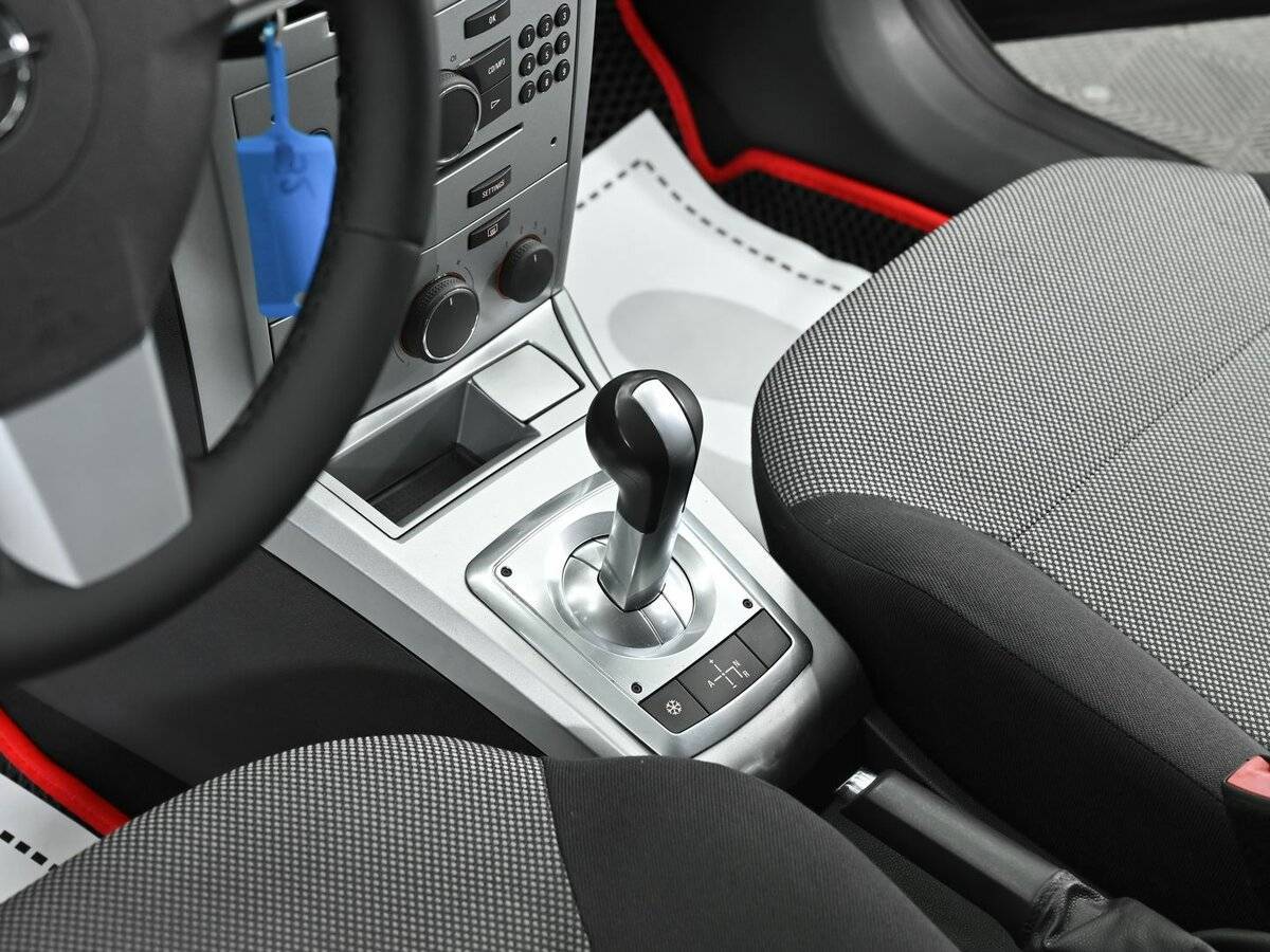 Б/У Опель Астра 2012 года. Фото: #9