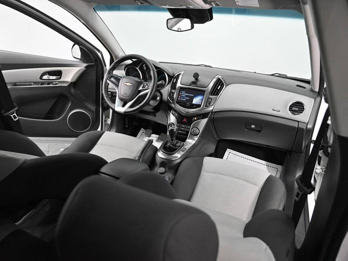 Б/У Шевроле Круз 2013 года. Фото: #10