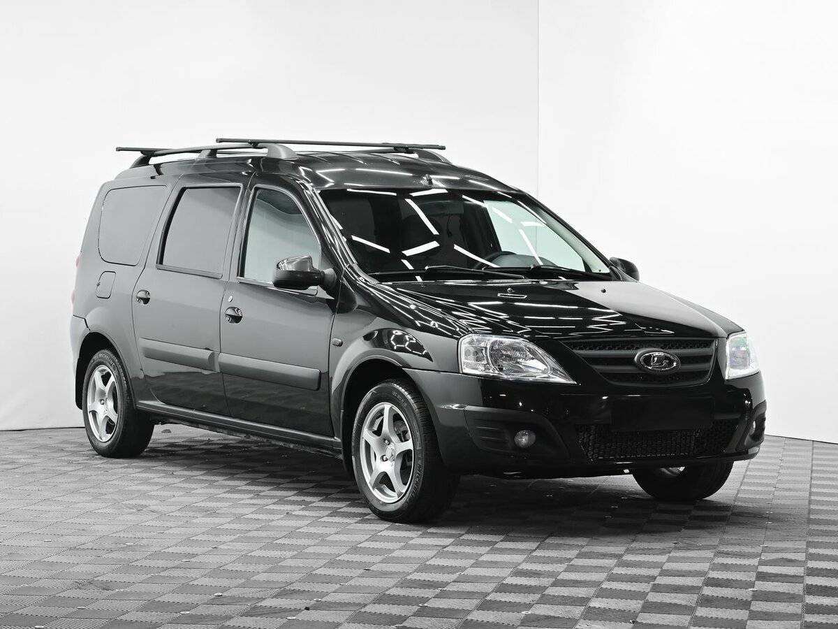 Б/У Лада (ВАЗ) Ларгус 2015 года. Фото: #1