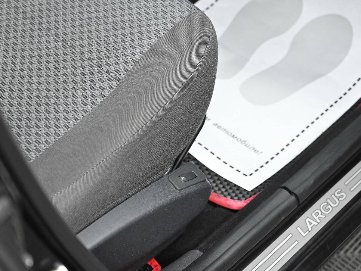 Б/У Лада (ВАЗ) Ларгус 2015 года. Фото: #10