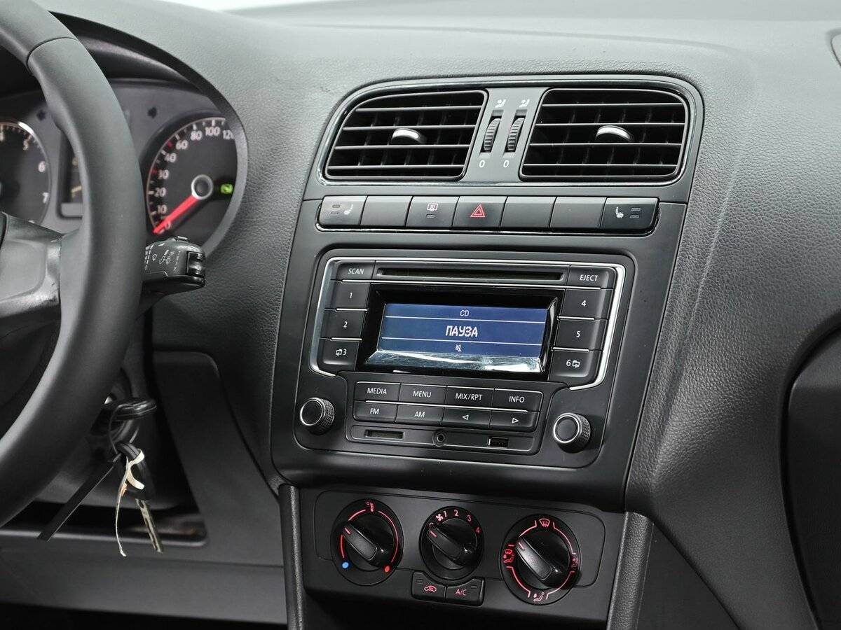 Б/У Фольксваген Поло 2017 года. Фото: #8