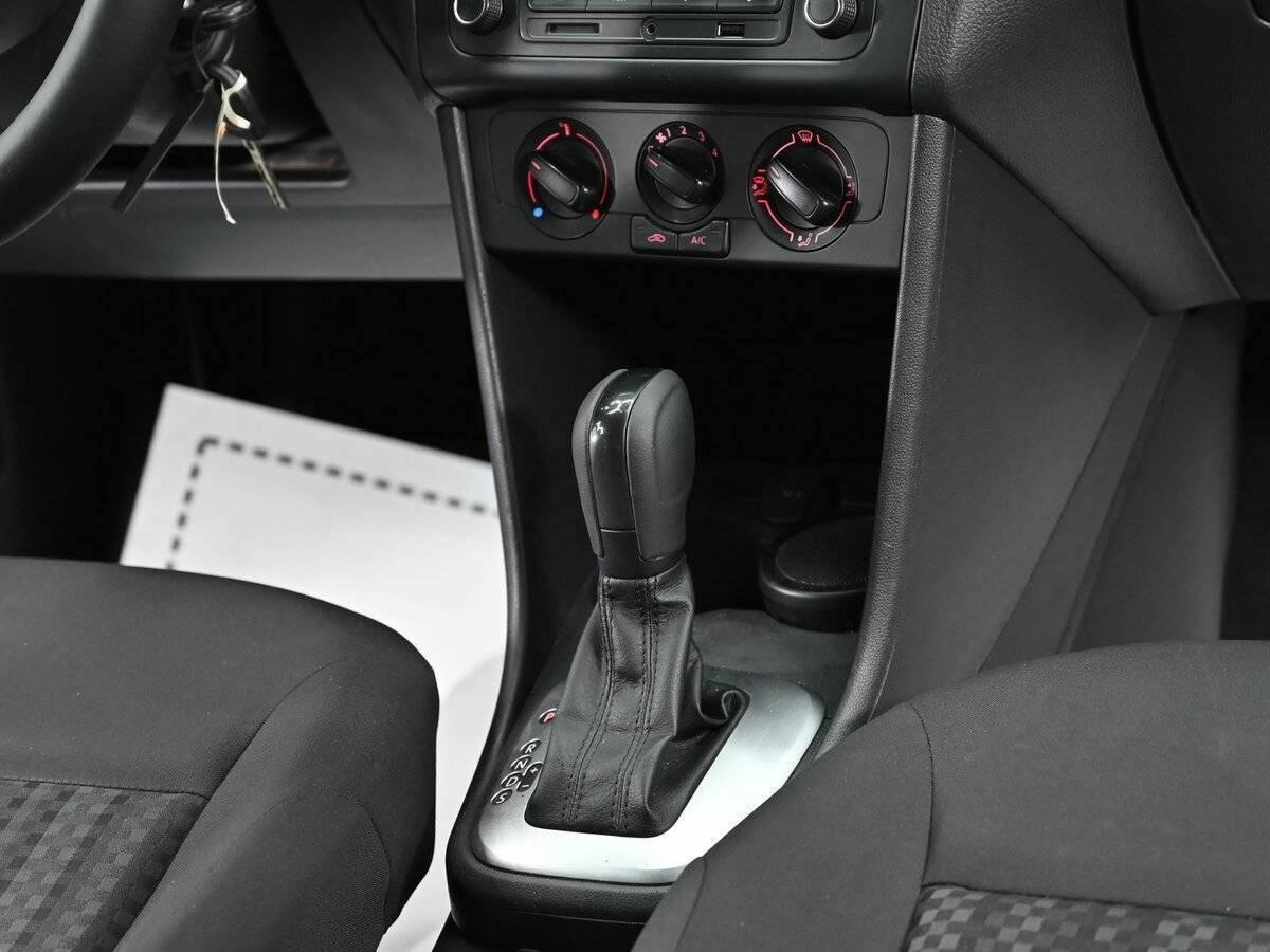 Б/У Фольксваген Поло 2017 года. Фото: #11