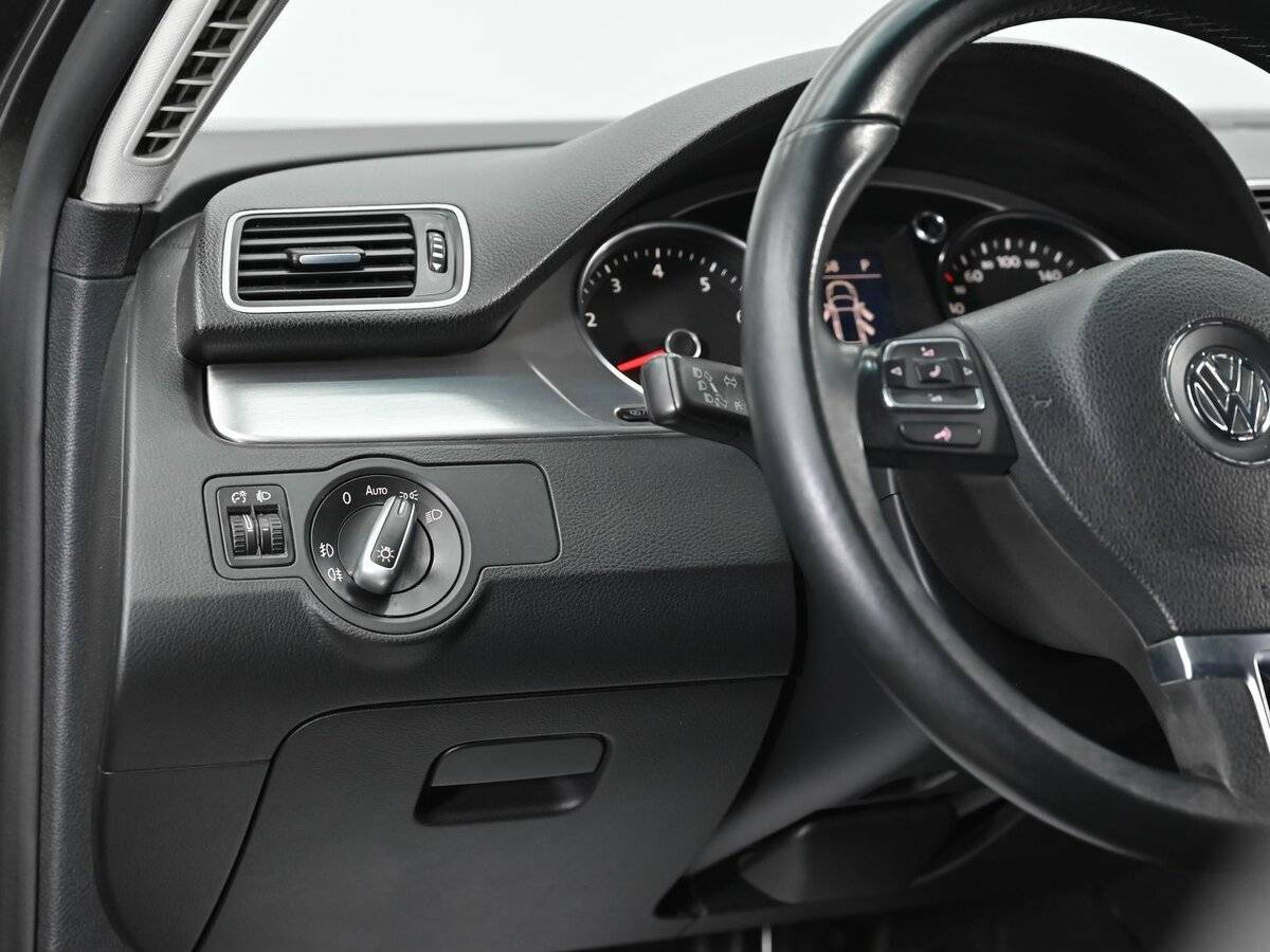 Б/У Фольксваген Пассат 2012 года. Фото: #8