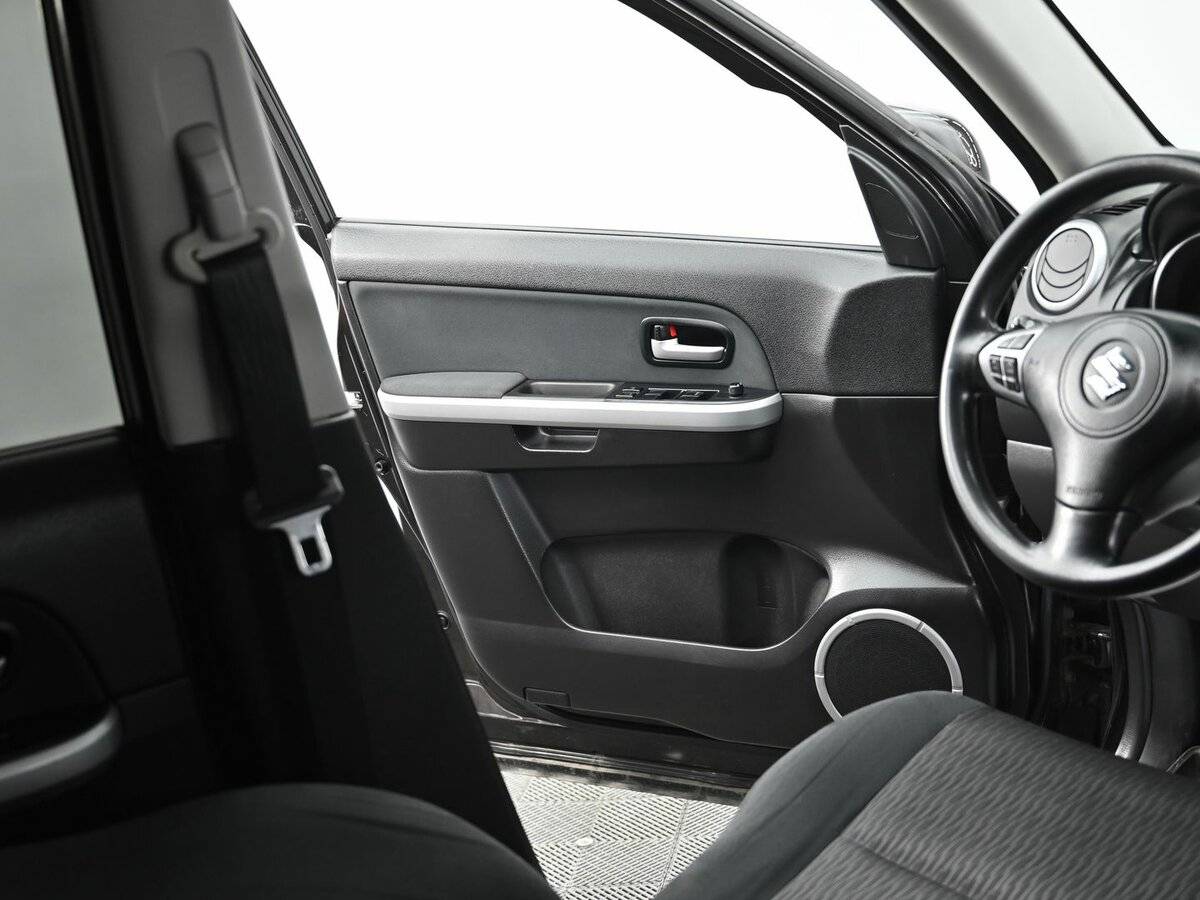 Б/У Сузуки Гранд Витара 2013 года. Фото: #6