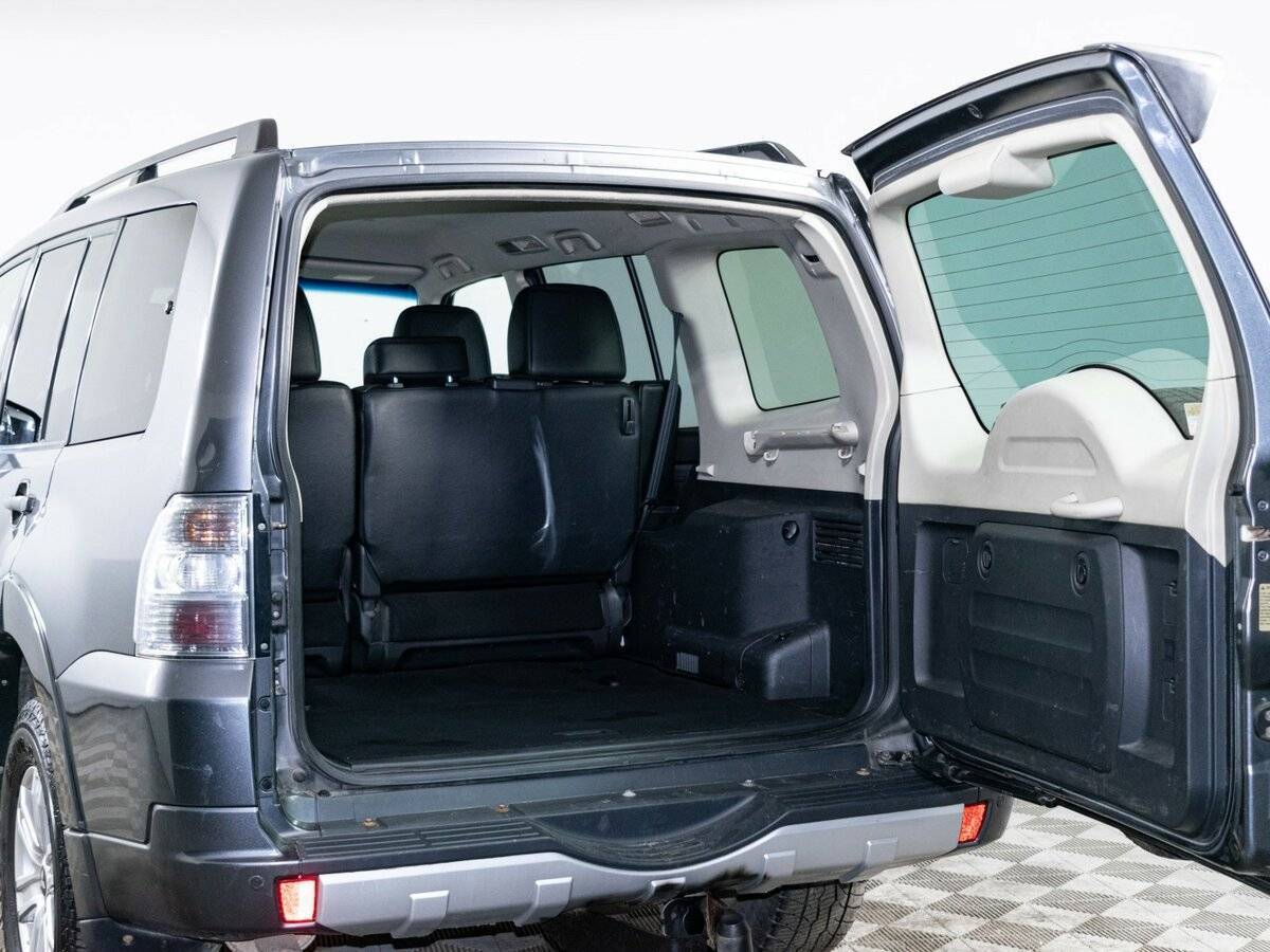 Б/У Митсубиши Паджеро 2013 года. Фото: #8