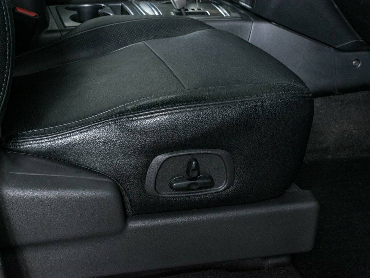 Б/У Митсубиши Паджеро 2013 года. Фото: #15