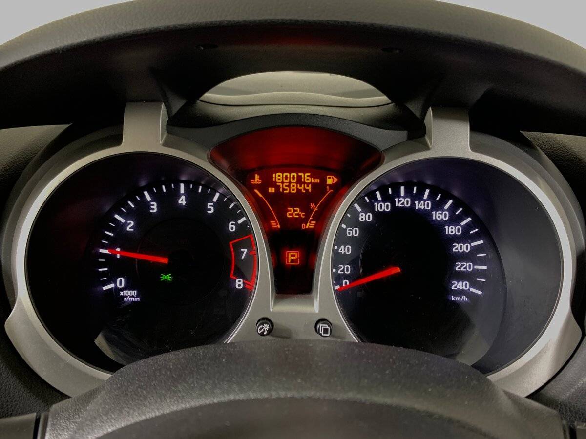 Б/У Ниссан Жук 2014 года. Фото: #13