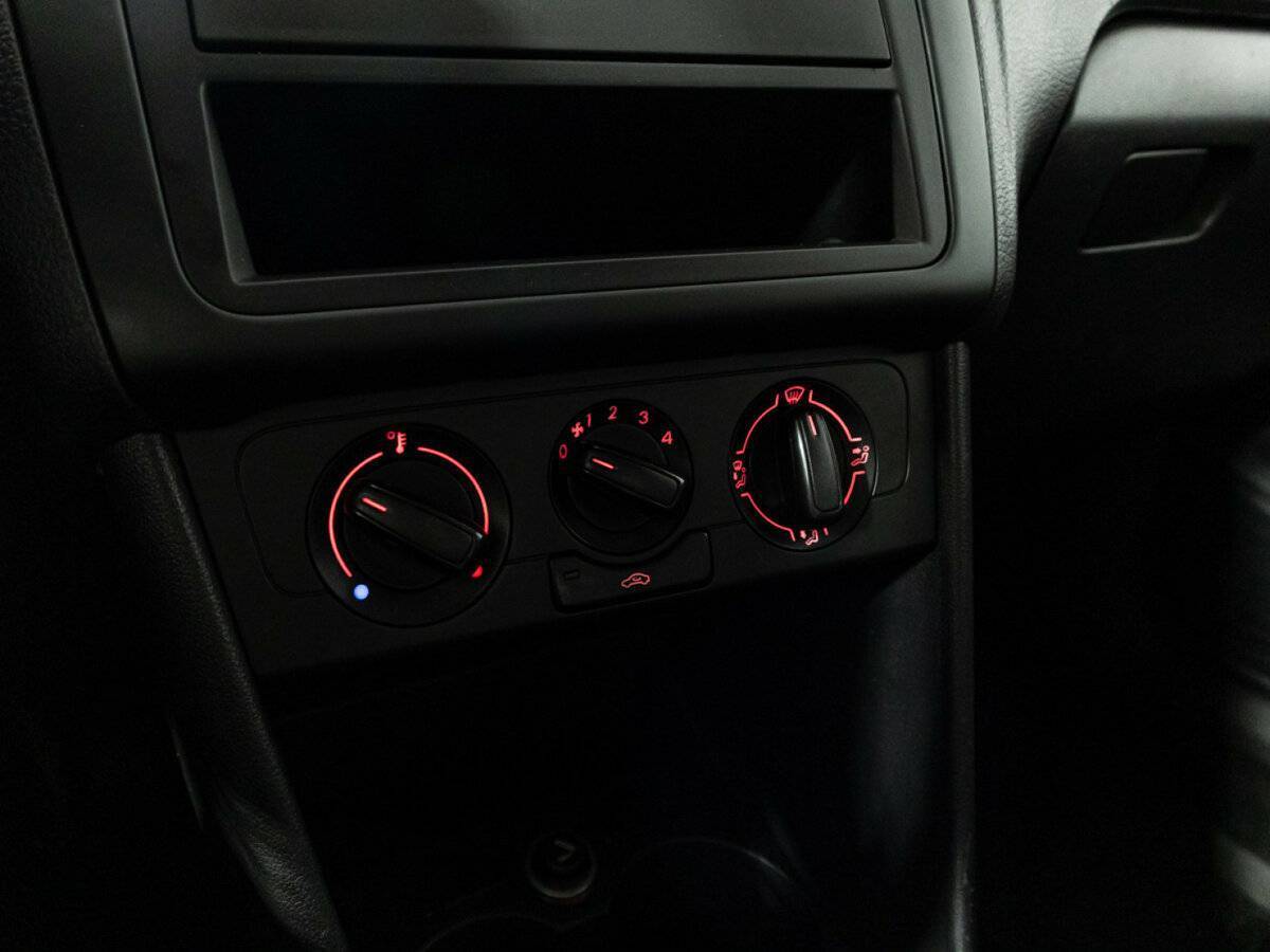 Б/У Фольксваген Поло 2016 года. Фото: #14