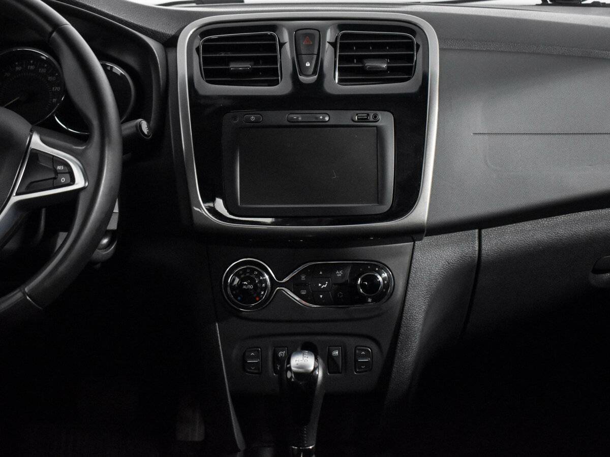 Б/У Рено Логан 2019 года. Фото: #12