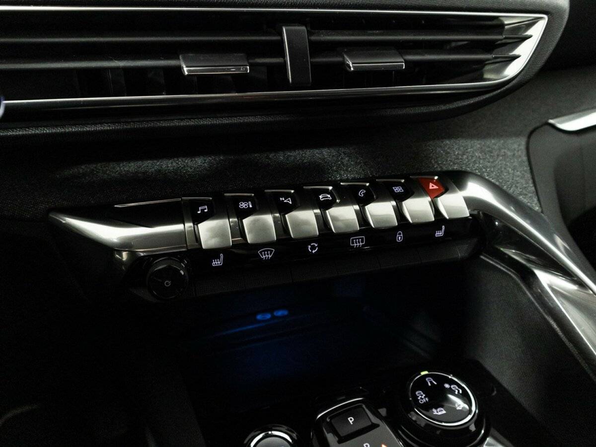 Б/У Пежо 3008 2017 года. Фото: #17