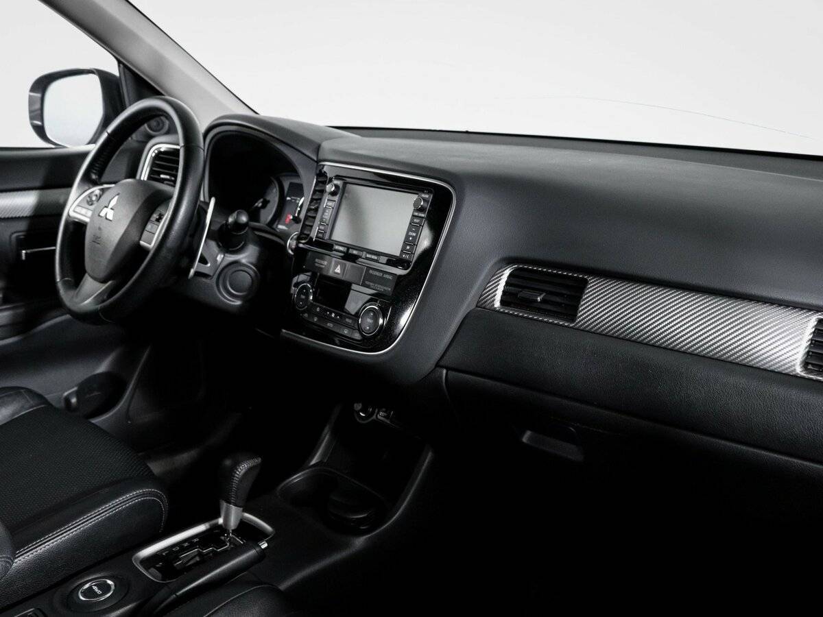 Б/У Митсубиши Оутлэндер 2012 года. Фото: #8