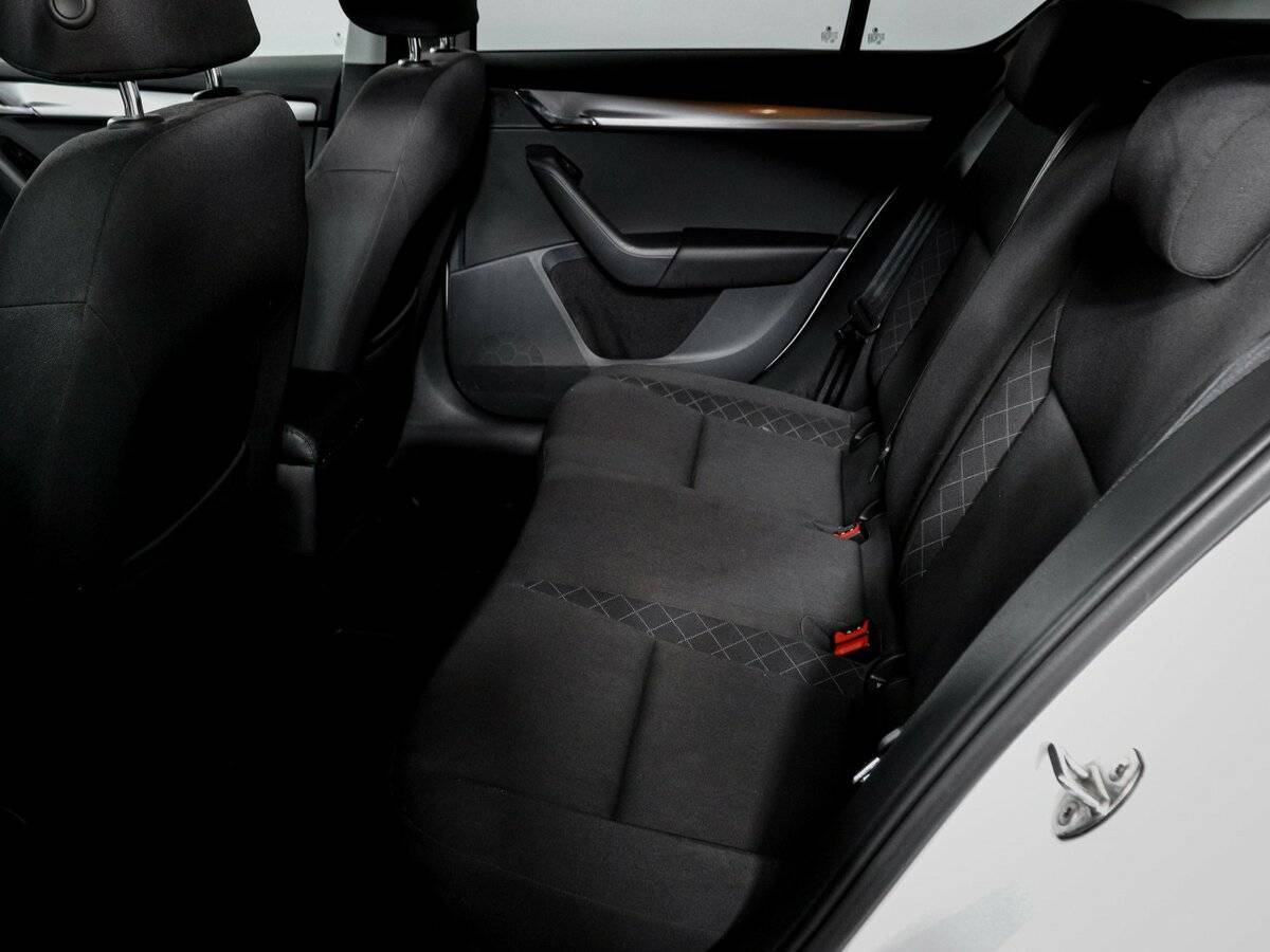 Б/У Шкода Октавия 2019 года. Фото: #9