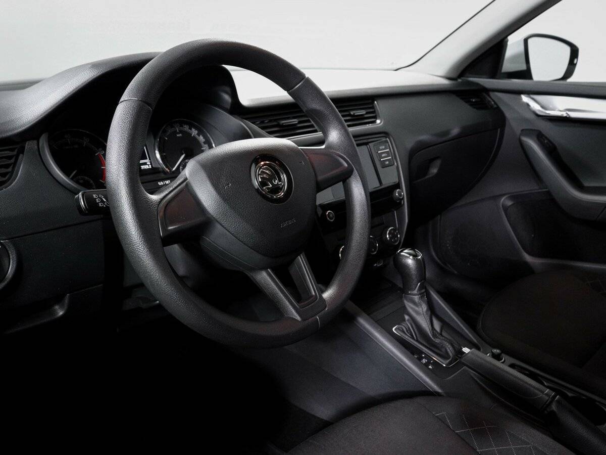 Б/У Шкода Октавия 2019 года. Фото: #13