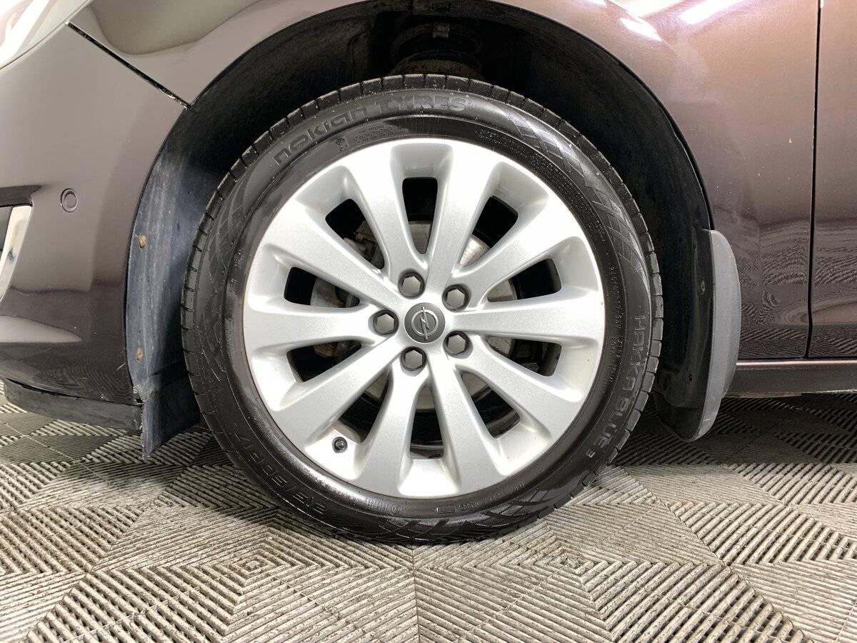 Б/У Опель Астра 2014 года. Фото: #8