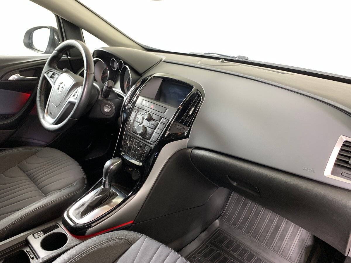 Б/У Опель Астра 2014 года. Фото: #12