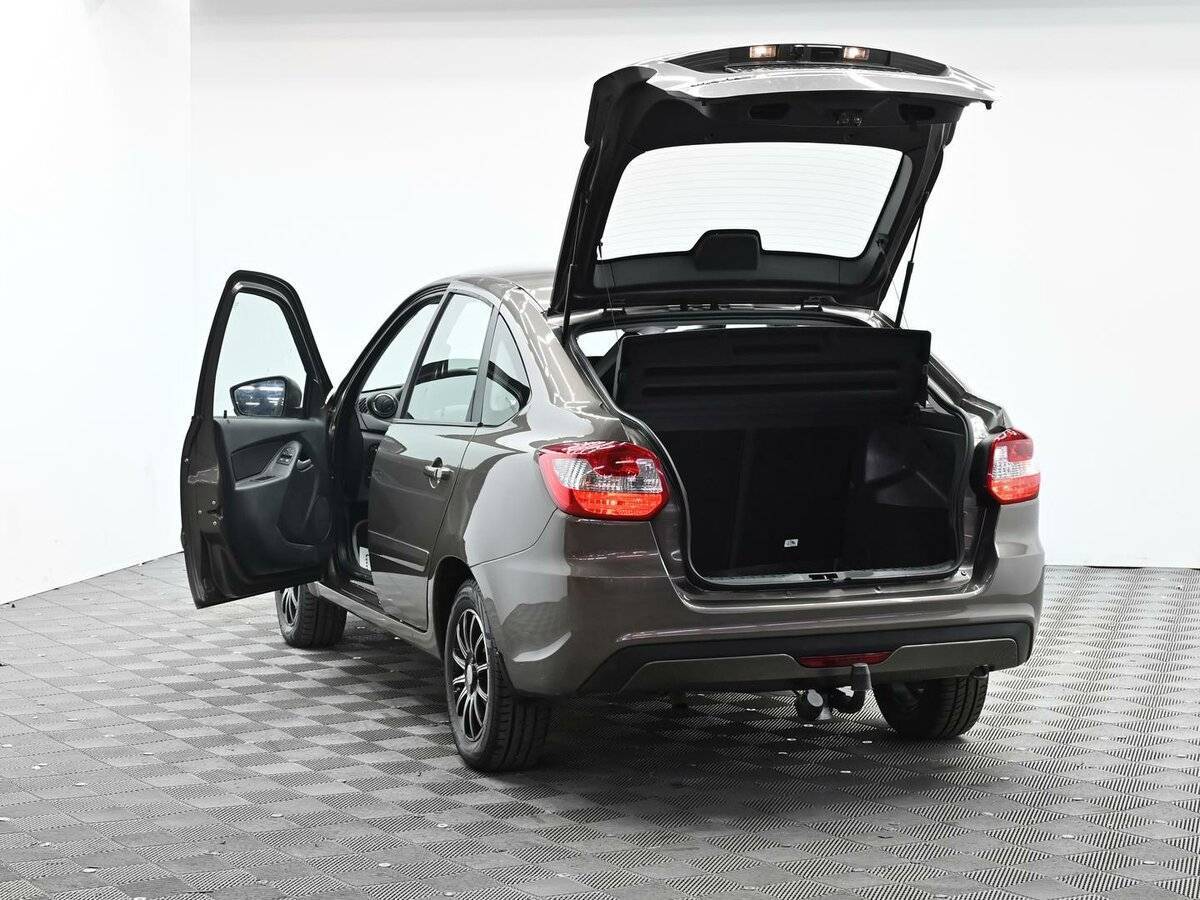 Б/У Лада (ВАЗ) Гранта 2019 года. Фото: #4