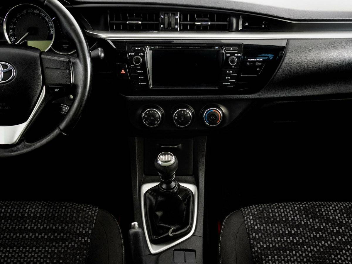 Б/У Тойота Королла 2013 года. Фото: #11