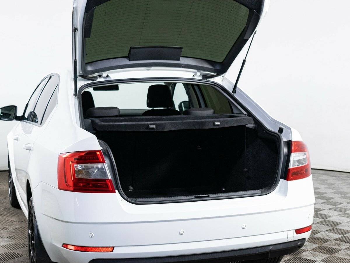 Б/У Шкода Октавия 2019 года. Фото: #8