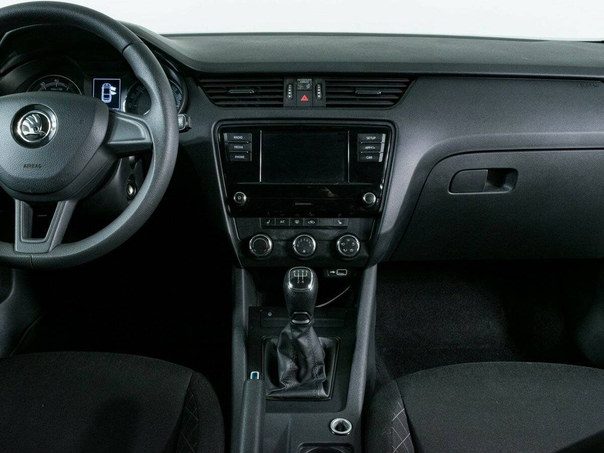 Б/У Шкода Октавия 2019 года. Фото: #10