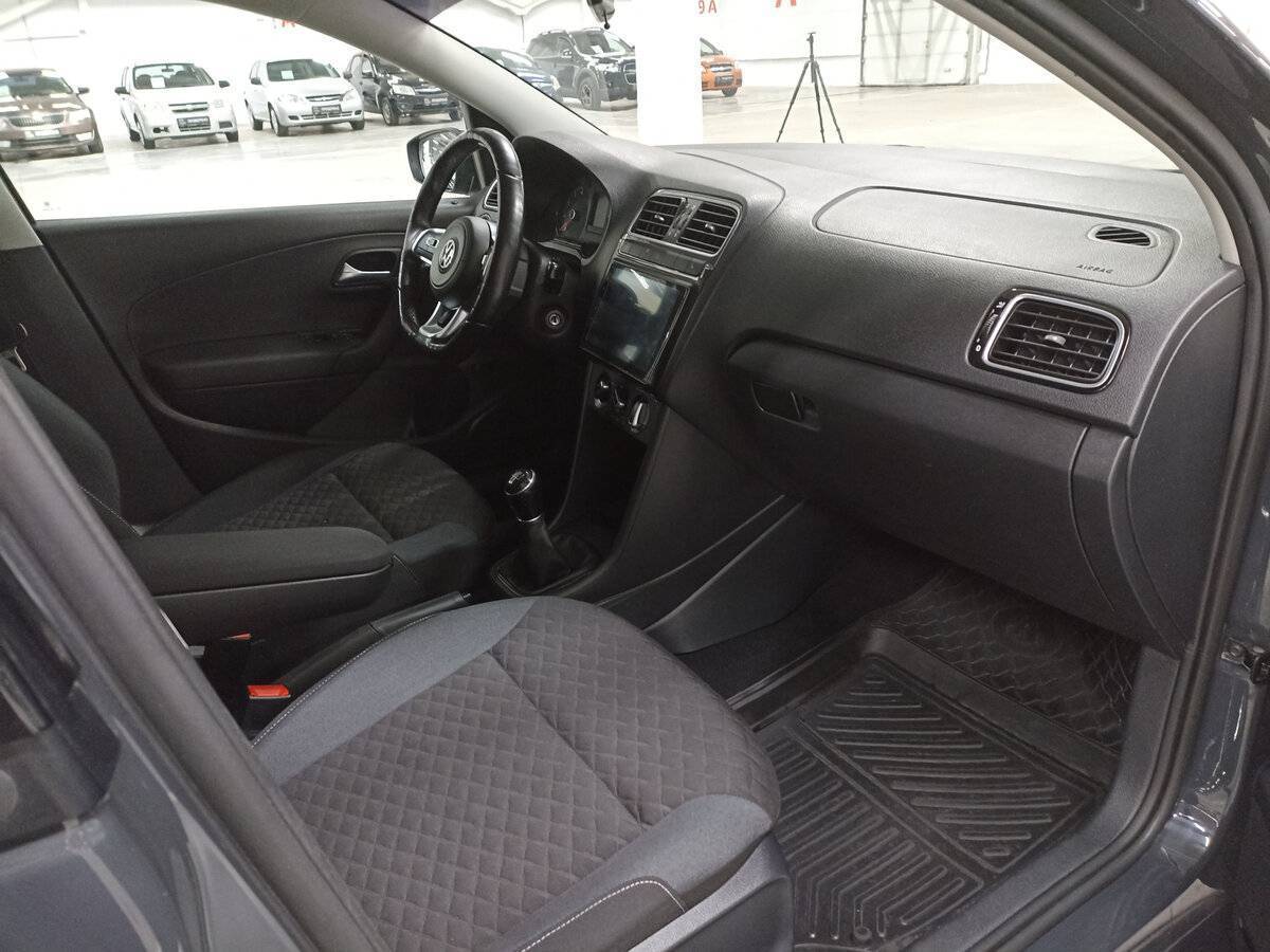 Б/У Фольксваген Поло 2018 года. Фото: #10