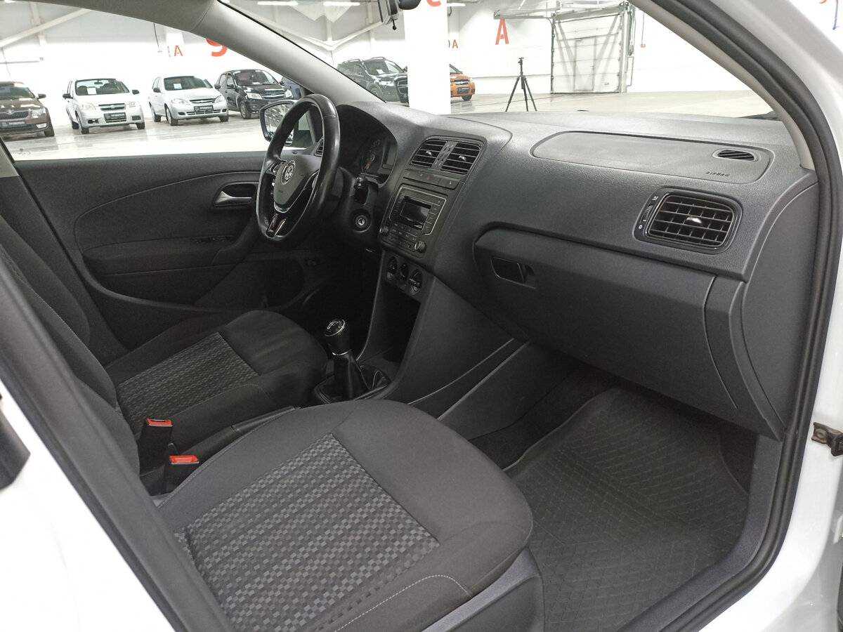 Б/У Фольксваген Поло 2018 года. Фото: #10