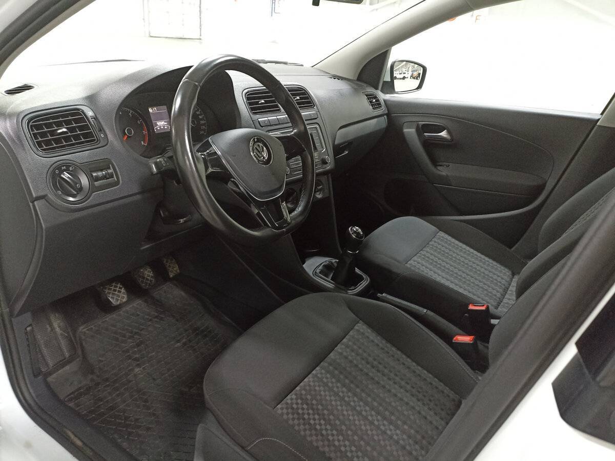 Б/У Фольксваген Поло 2018 года. Фото: #15