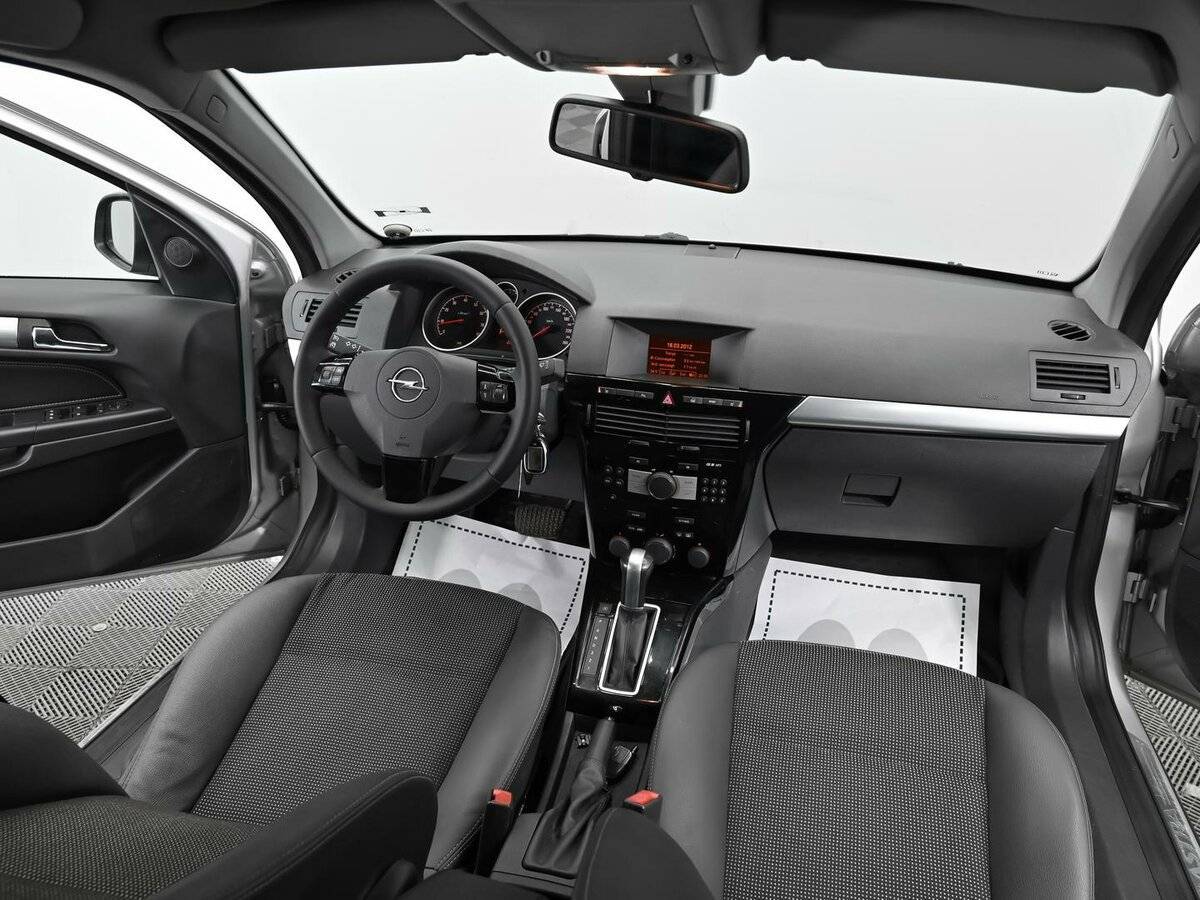 Б/У Опель Астра 2012 года. Фото: #10