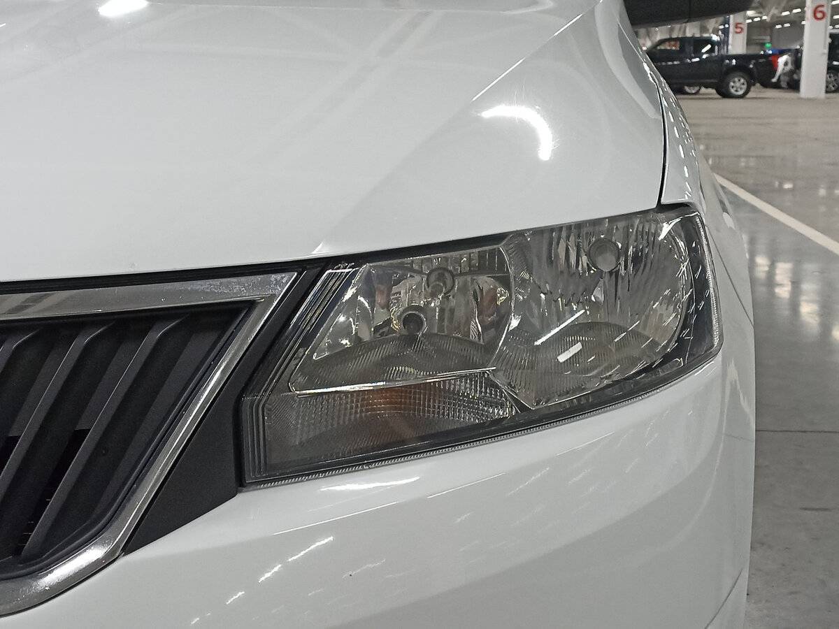 Б/У Шкода Рапид 2018 года. Фото: #16